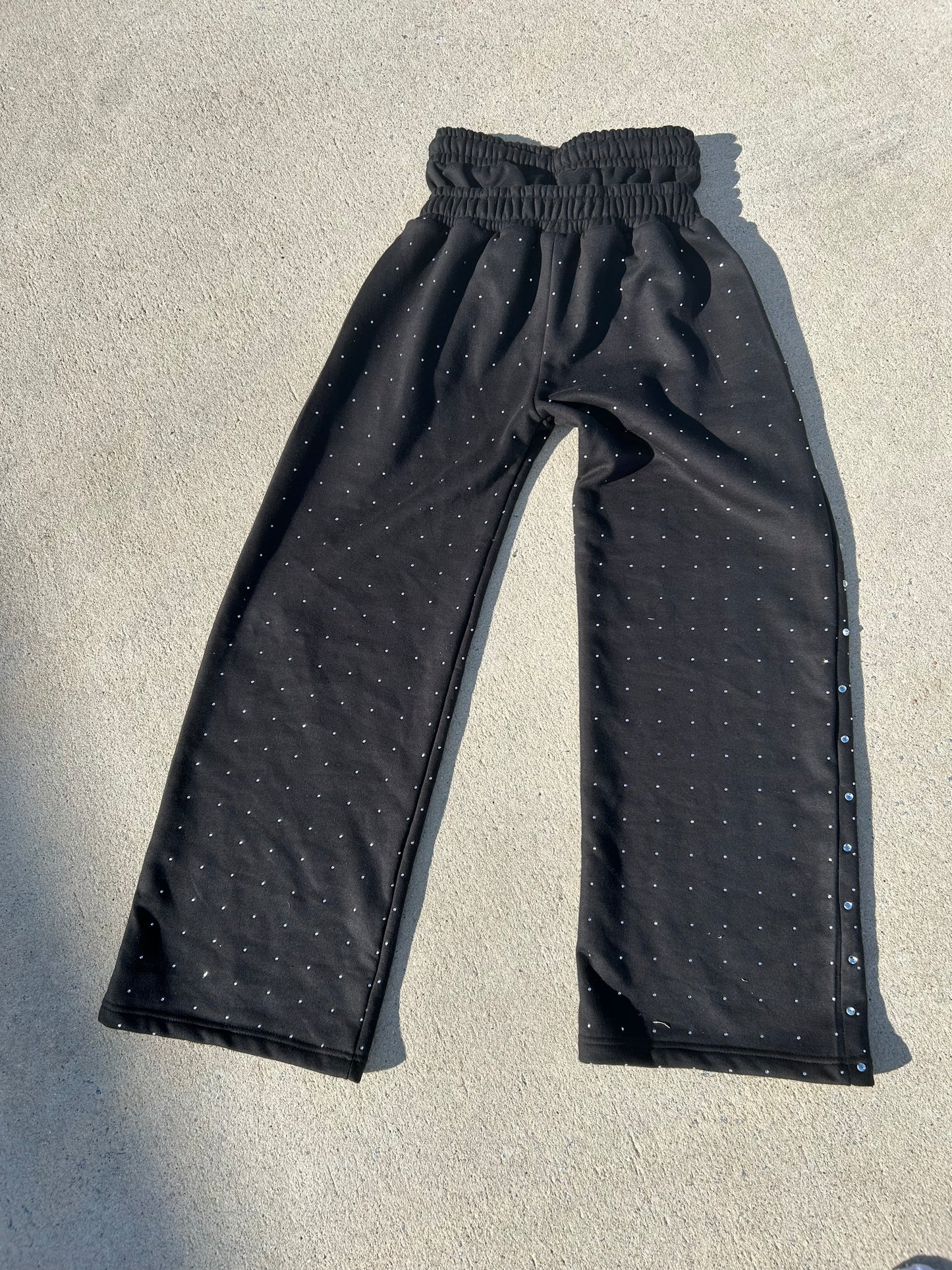 NO DOUBT APPAREL SWEATS