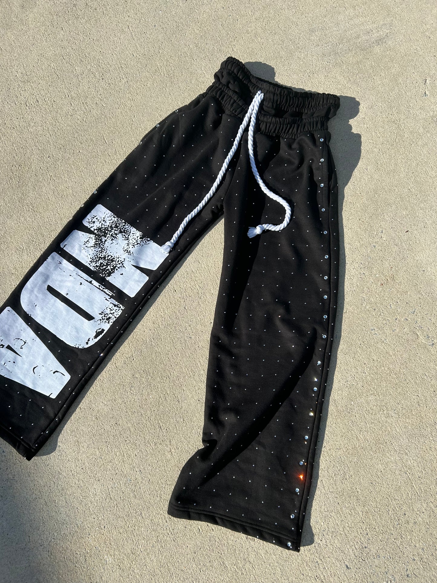 NO DOUBT APPAREL SWEATS