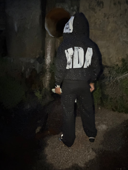 NO DOUBT APPAREL SWEAT SUIT
